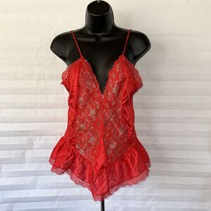 Red Lace Spaghetti Strap Cami Women’s Size M – Sexy & Stylish